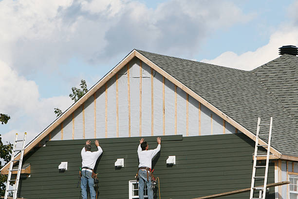 Professional Emergency Siding Repair technician working in Reynoldsburg, OH